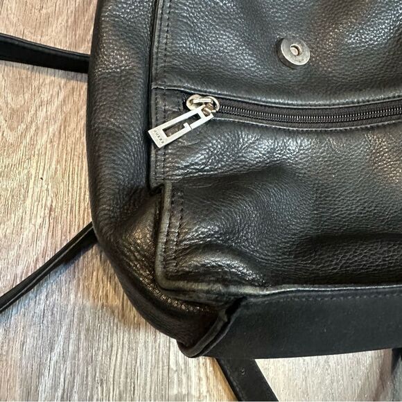 GUESS Back Pack Vintage Mini Leather Zip Pocket Black Travel Festival Y2K - Picture 10 of 11